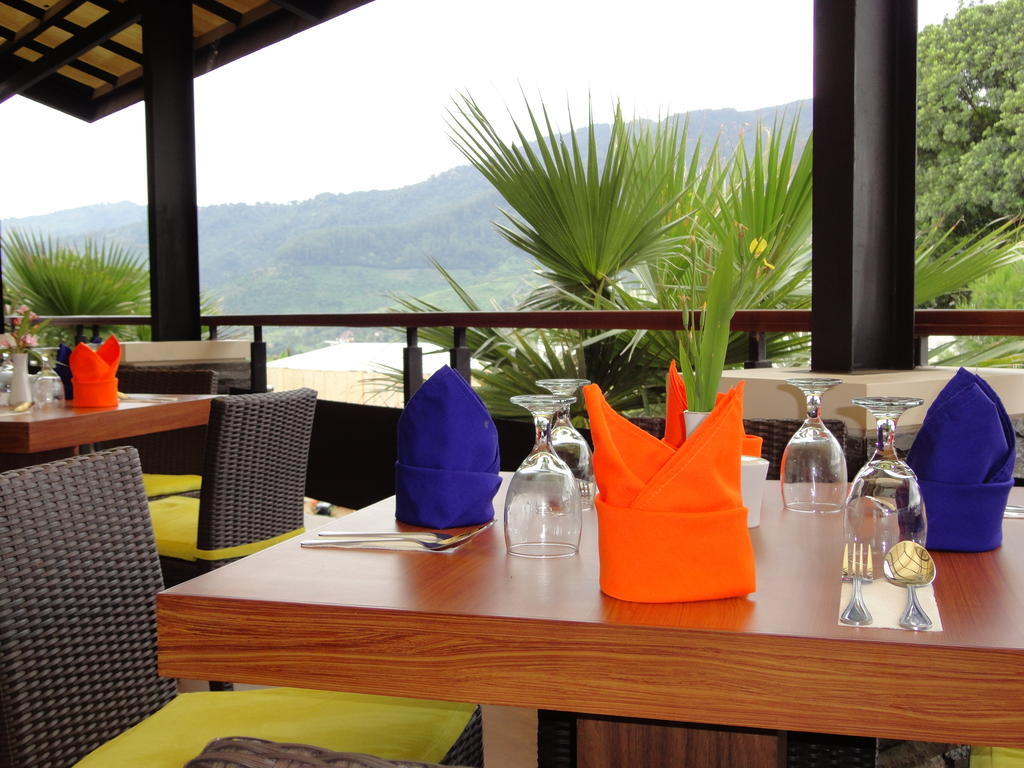 The Rizen Hotel Cisarua Exterior foto