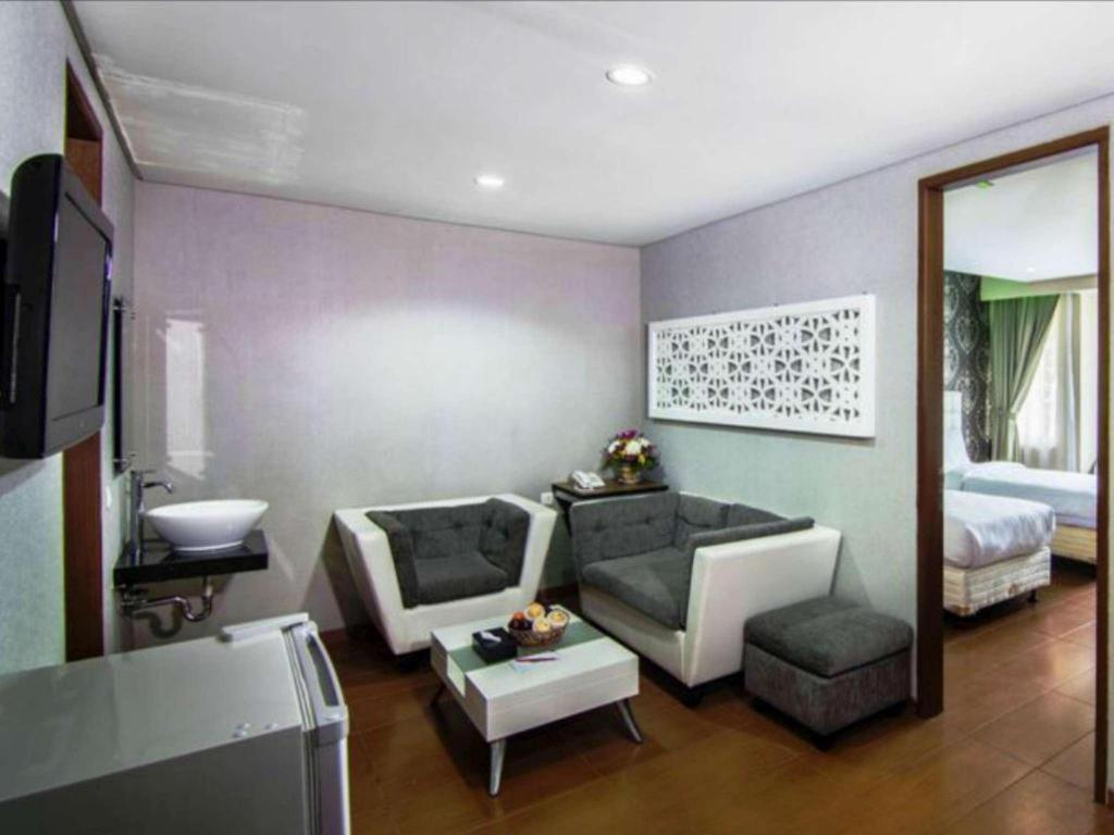 The Rizen Hotel Cisarua Exterior foto