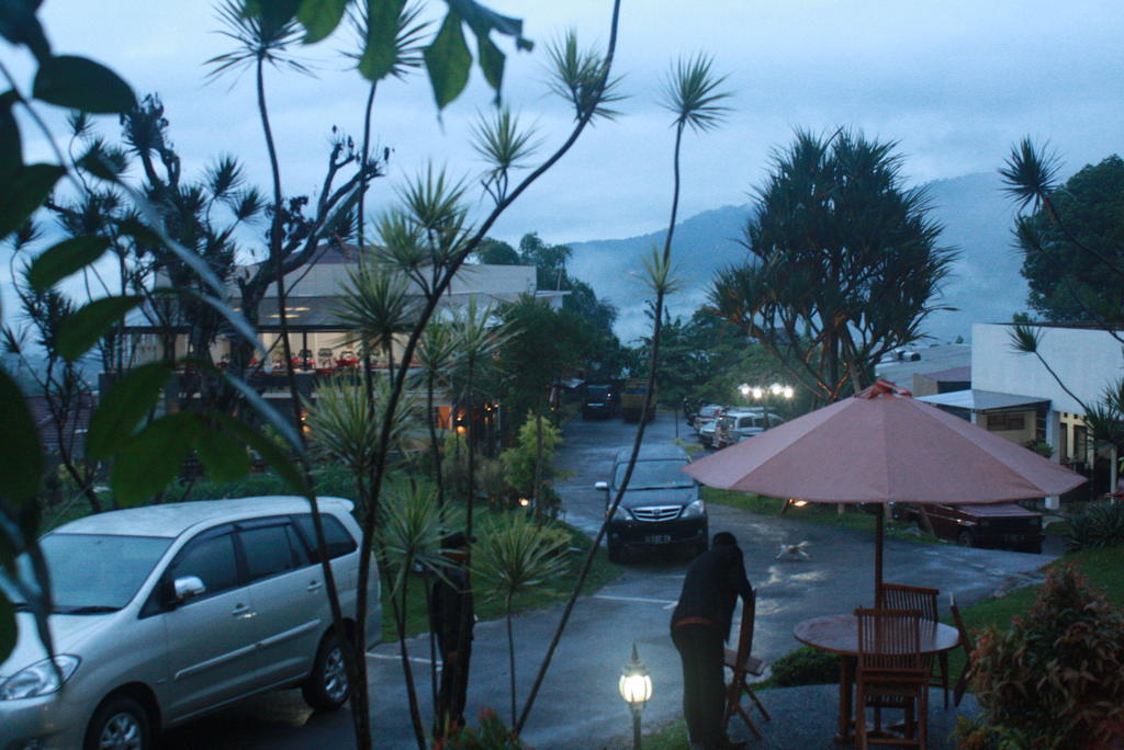 The Rizen Hotel Cisarua Exterior foto