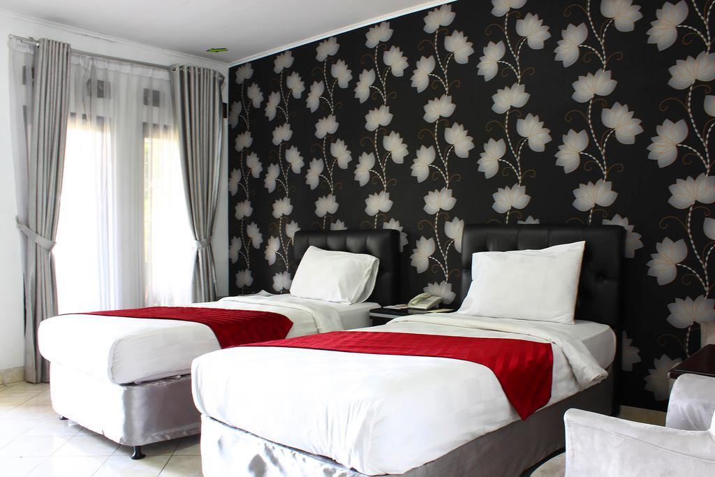 The Rizen Hotel Cisarua Exterior foto