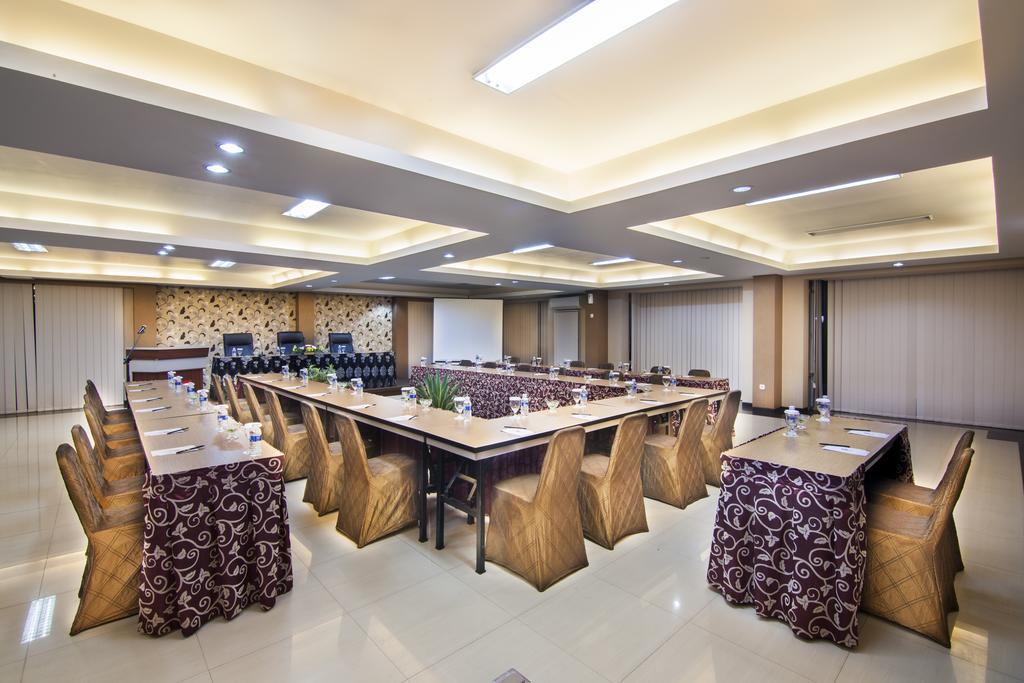 The Rizen Hotel Cisarua Exterior foto